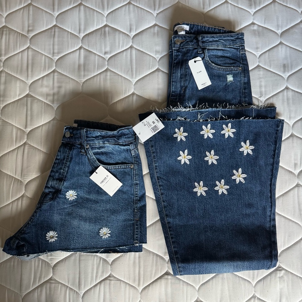 Flare pants + shorts with embroidered floral pattern bundle